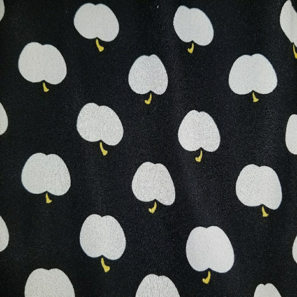 APPLE SKIRT - Picture 2 of 4